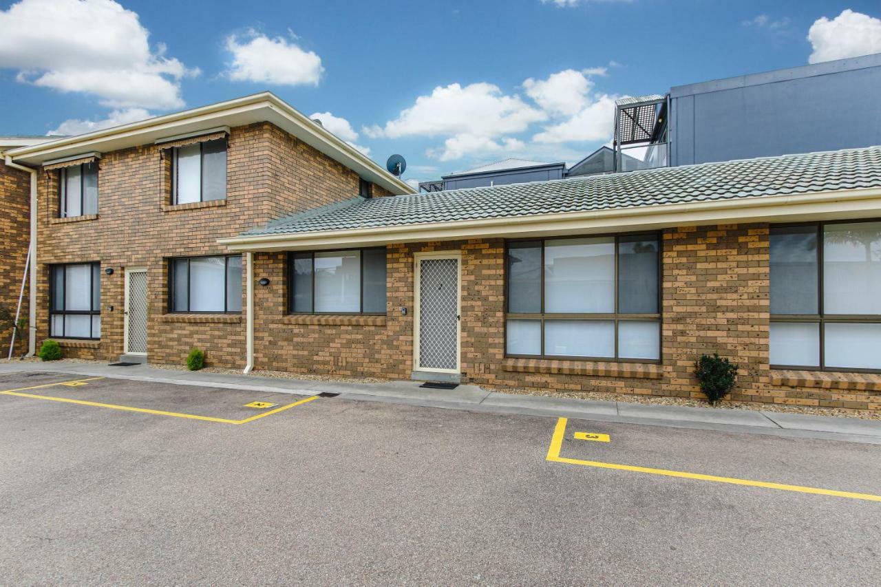 Hybiscus Waterfront Apartments Lakes Entrance Esterno foto