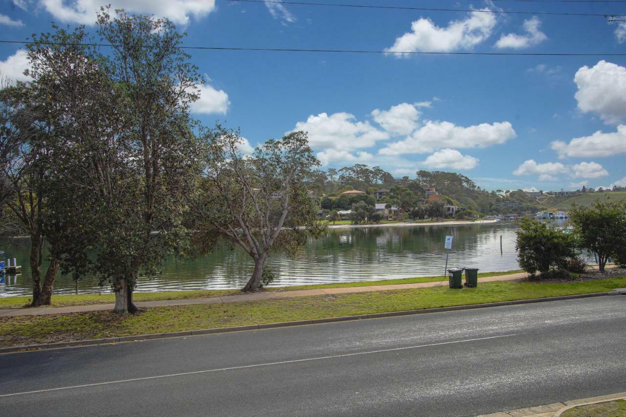 Hybiscus Waterfront Apartments Lakes Entrance Esterno foto