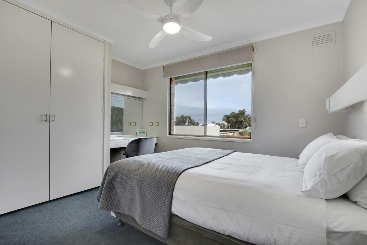 Hybiscus Waterfront Apartments Lakes Entrance Esterno foto