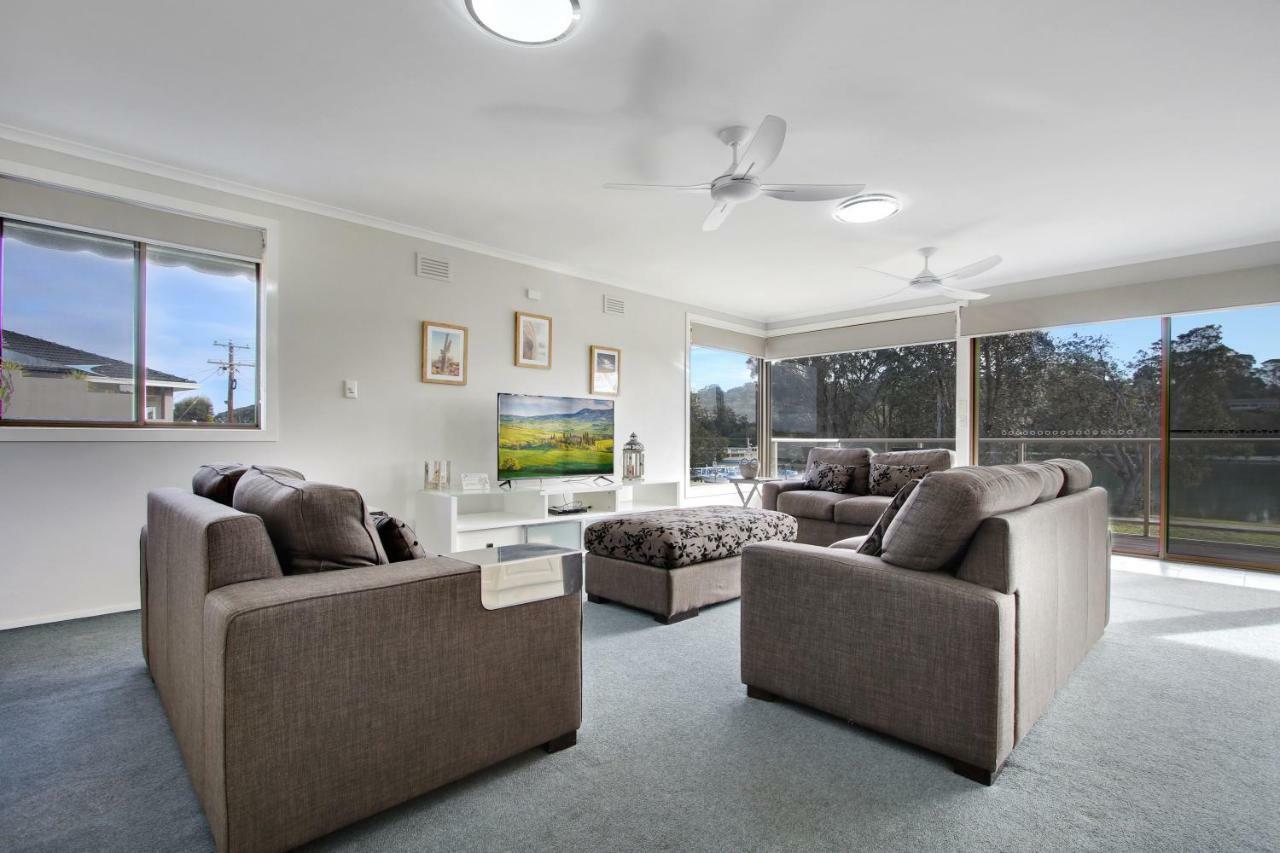 Hybiscus Waterfront Apartments Lakes Entrance Esterno foto